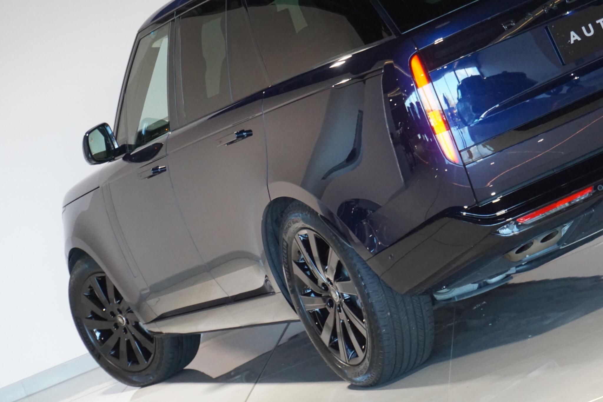 Land Rover Range Rover 3.0 D300 MHEV SE SUV 5dr Diesel Auto 4WD Euro 6 (s/s) (300 ps)